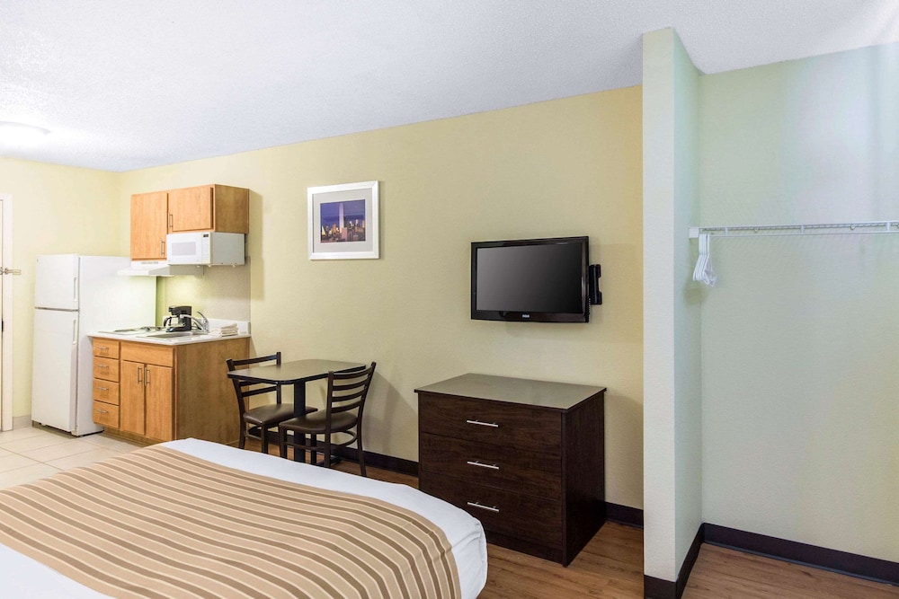 Hawthorn Extended Stay by Wyndham Lewisville - photo 6