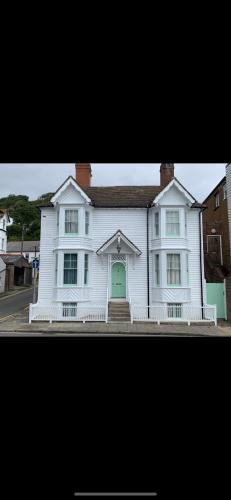 Vine Cottage Sandgate — 4-Star Luxury Hotel in Folkestone, United Kingdom