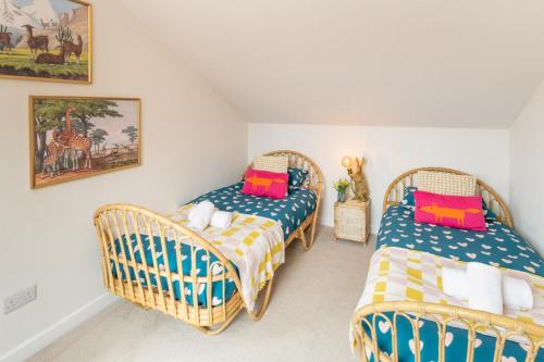 Family Friendly Sleeps 6 in Exmouth By The Sea — 4-Star Luxury Hotel in Exmouth, United Kingdom