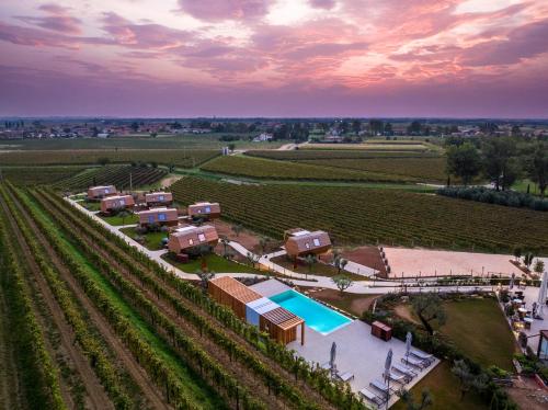 Glamping Alvearium Alturis — 4-Star Luxury Hotel in Galliano, Italy