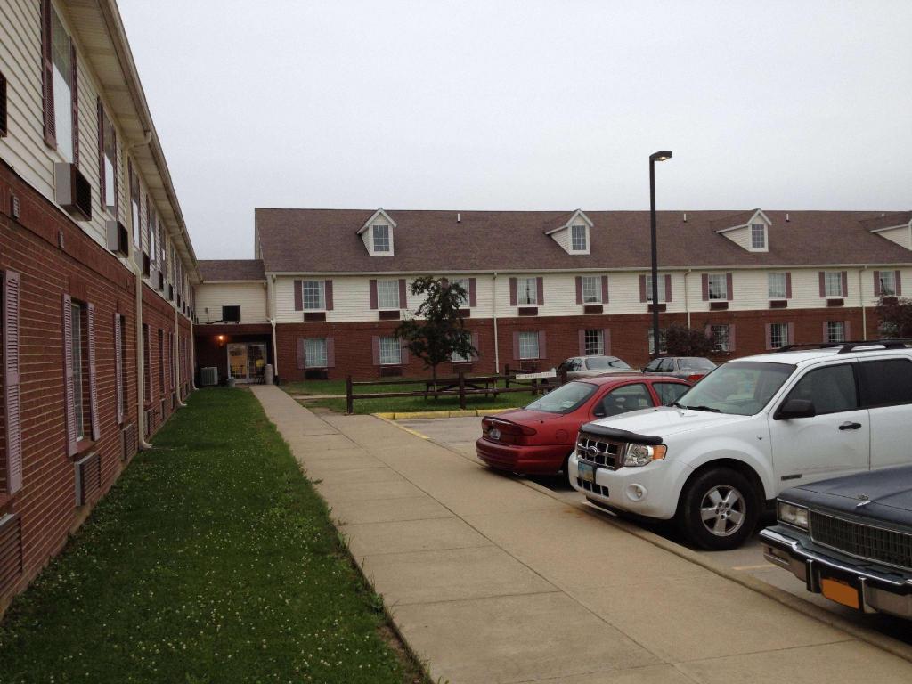 Country Hearth Inn & Suites Willard - photo 14