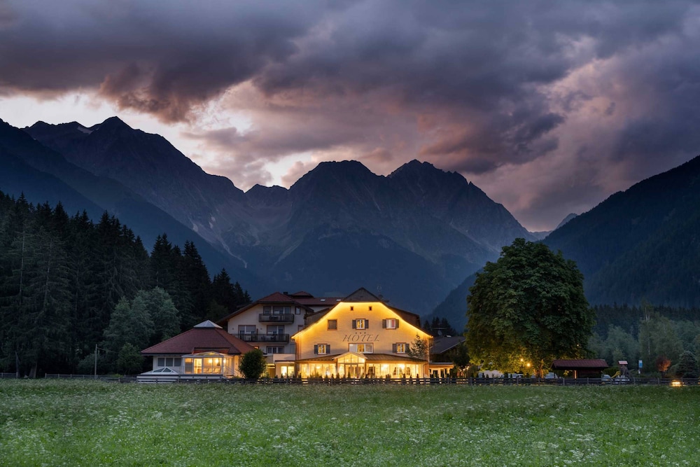 Hotel Bad Salomonsbrunn in Rasun Anterselva - Rasen-Antholz, Italy