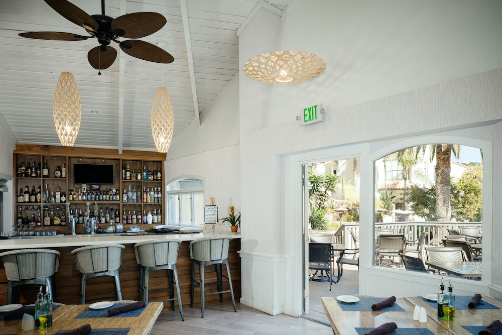 Catalina Canyon Inn - photo 23