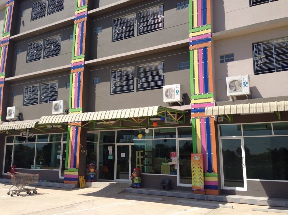 Sirarom Land — hotel in Min Buri