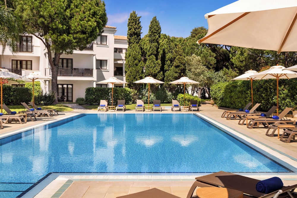 Pine Cliffs Suites - carbon neutral hotel in Albufeira