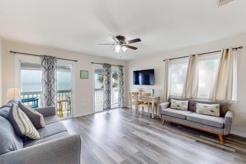 Front Beach Retreat D2 - last minute hotel in Panama City Beach