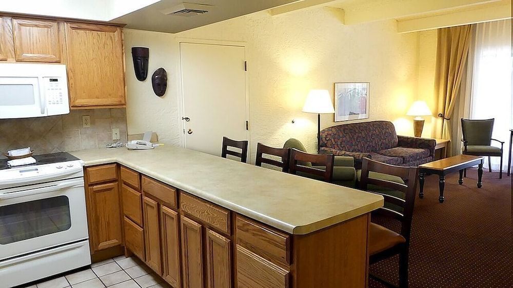 Pima Inn Suites at Talking Stick - photo 6