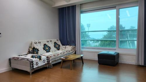 Aewol Gwangryeong House — 4-Star Luxury Hotel in Jeju City, South Korea