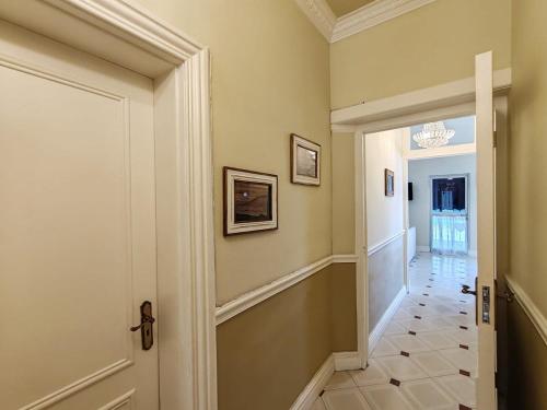 Caradoc House