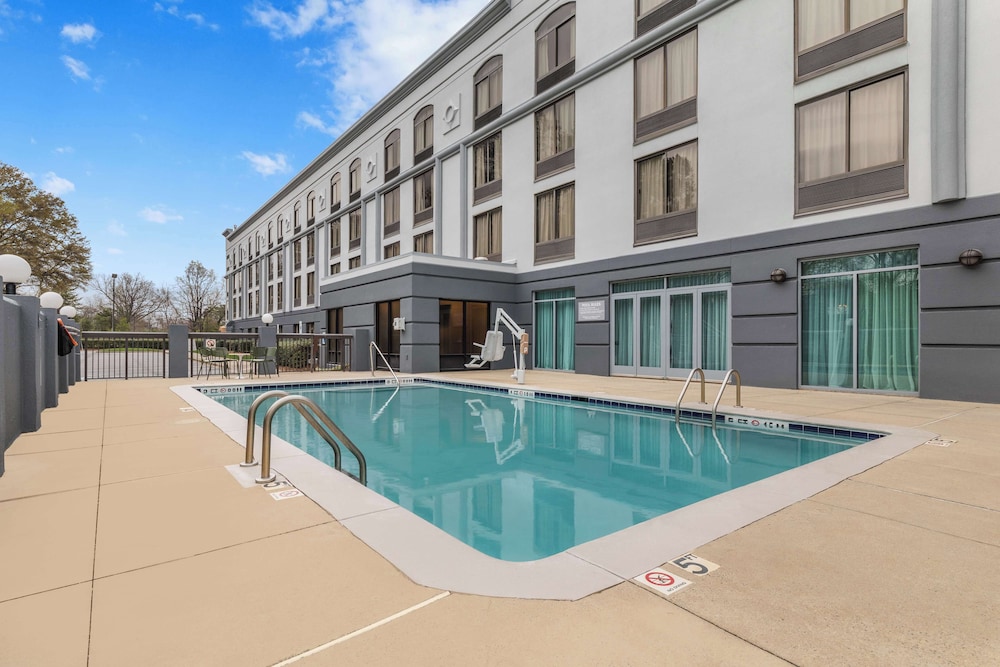 Spark by Hilton Charlotte Tyvola I 77 - photo 27