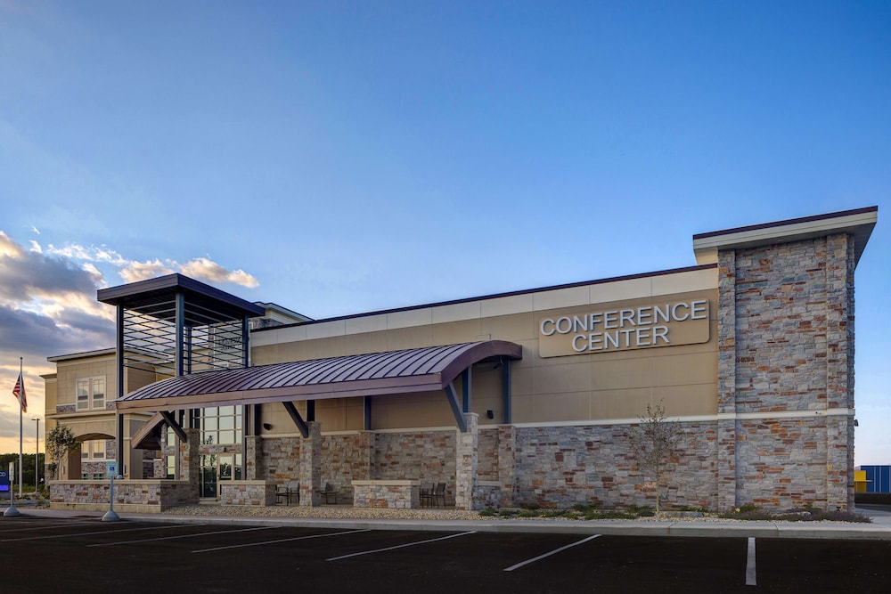 Homewood Suites by Hilton Oak Creek Milwaukee - photo 50