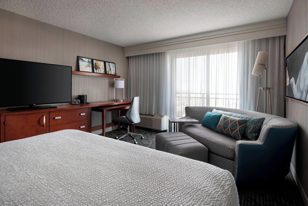 Courtyard by Marriott Denver Airport - photo 6