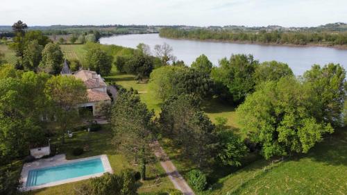 Garros - carbon neutral hotel in Fronsac