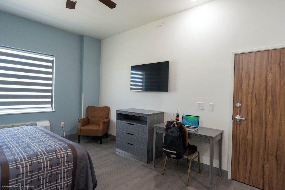 Texas Bungalows Hotel & Hotel Que at i35 Austin Pflugerville - photo 24