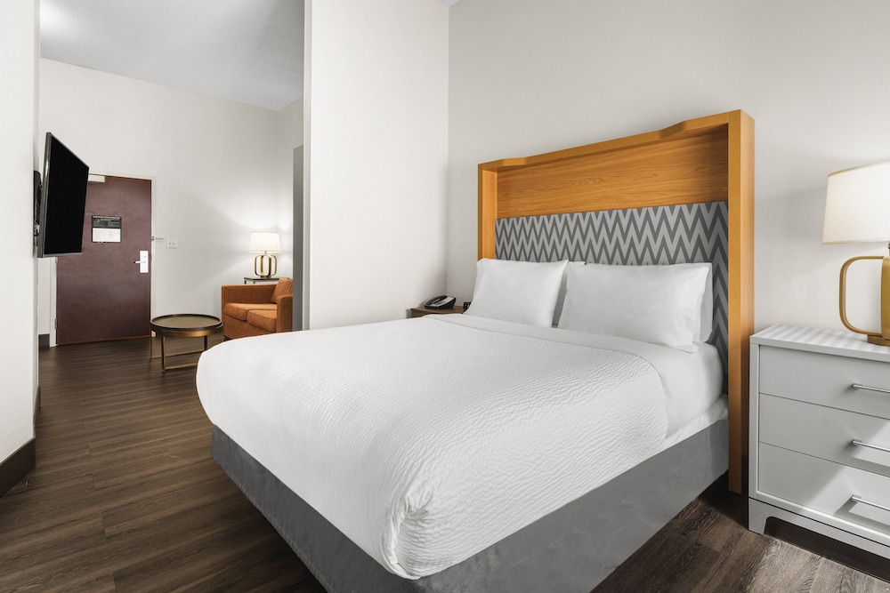 Holiday Inn & Suites Bothell by IHG - photo 15