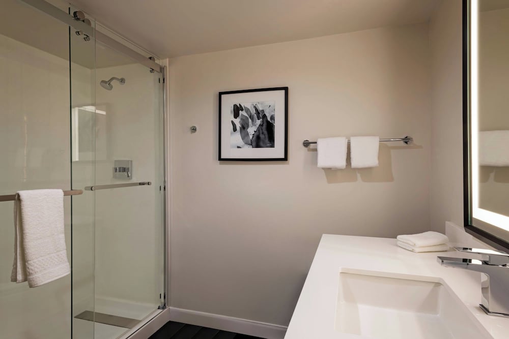 Four Points by Sheraton Bakersfield - photo 24
