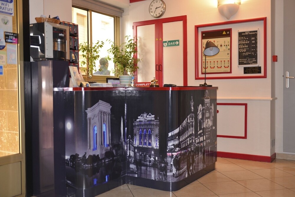 Hôtel Colisée Verdun Centre Gare Saint Roch in Montpellier, France