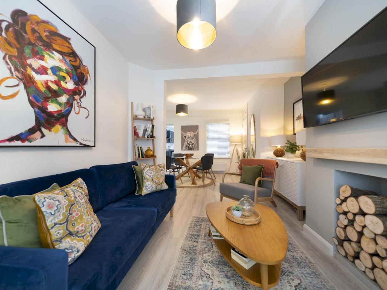 58 LW Ave Stunning 2BR Terrace Top Location Lots Nearby Pass the Keys in Belfast, United Kingdom