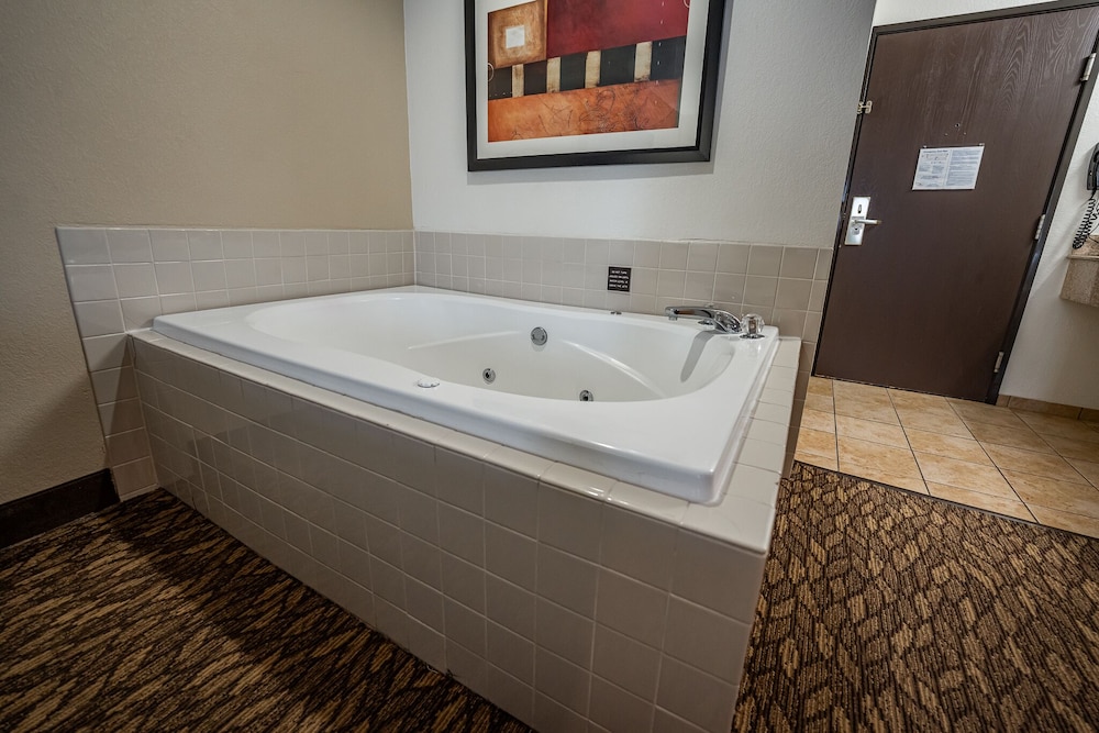 Christopher Inn and Suites - photo 20