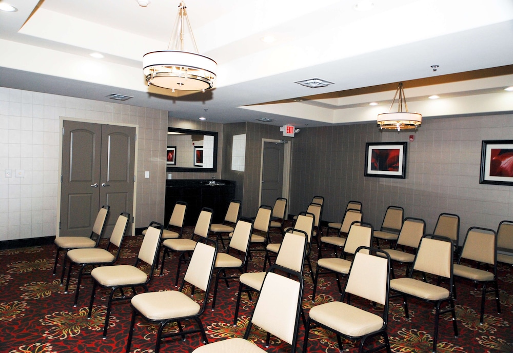 Hampton Inn Maumelle AR - photo 32