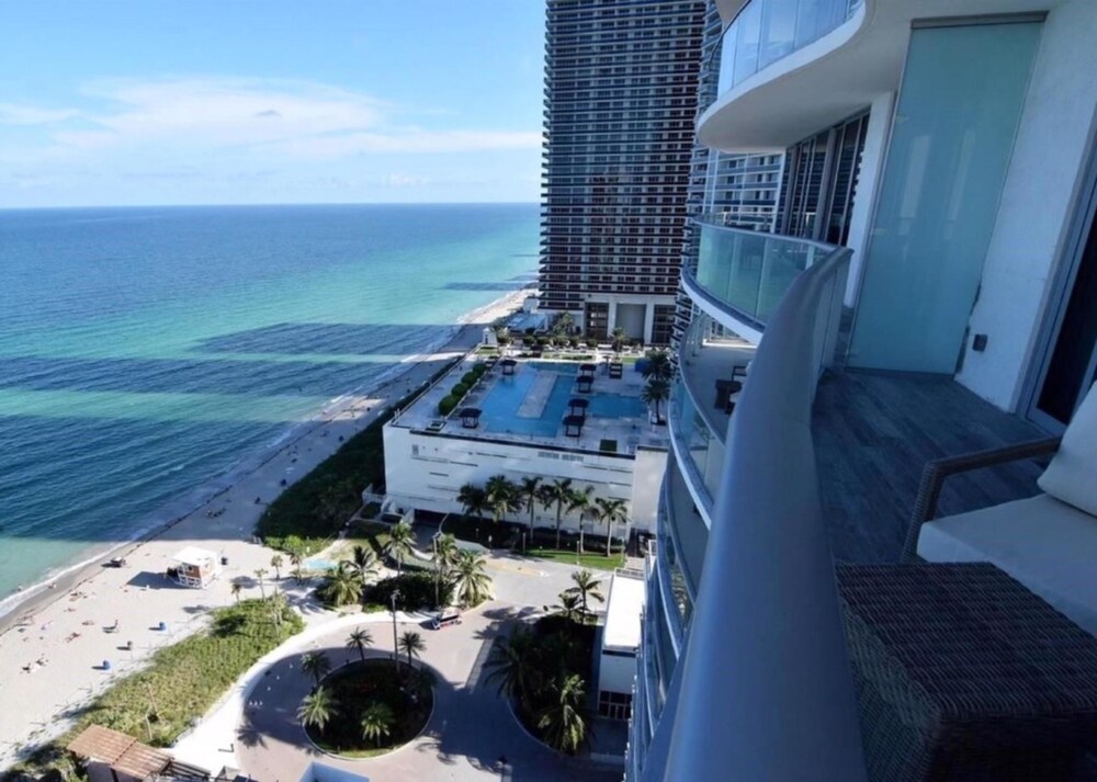 Contemporary Beach Resort Condos - photo 52