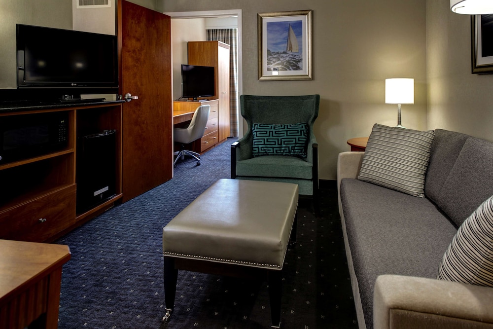 Embassy Suites Williamsburg - photo 6