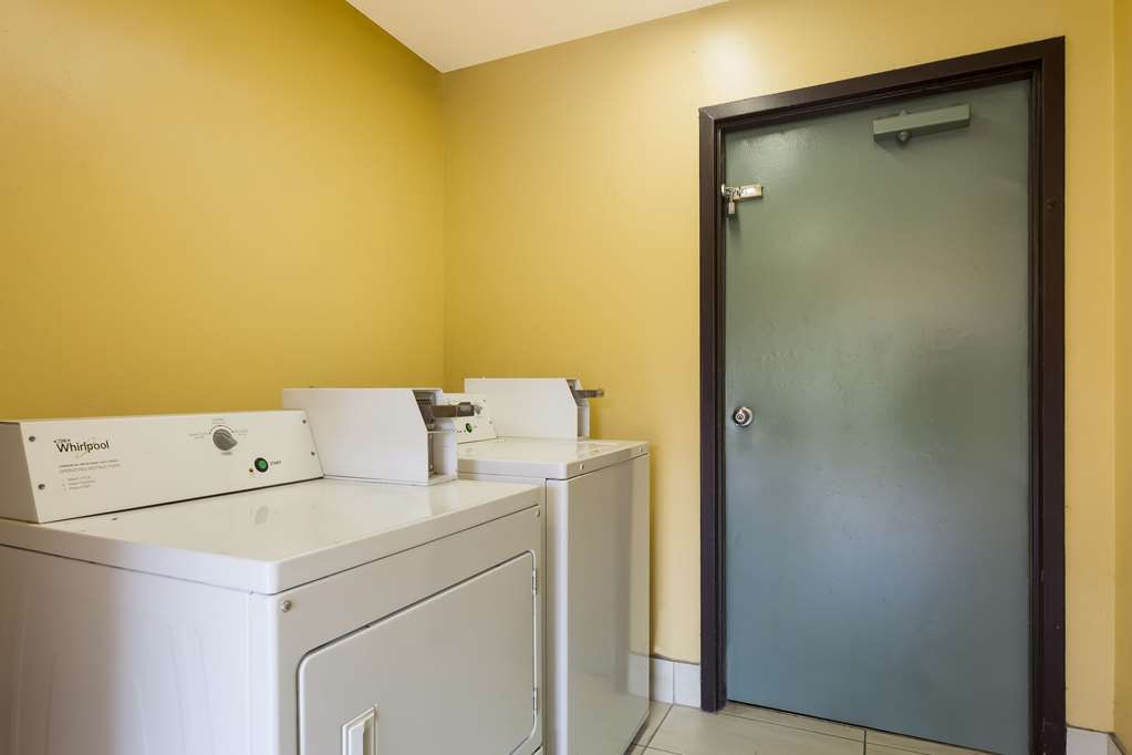 Quality Inn Coliseum - photo 31