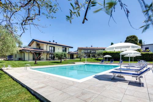 Oleandro Holiday Apartments — 4-Star Luxury Hotel in Bardolino, Italy