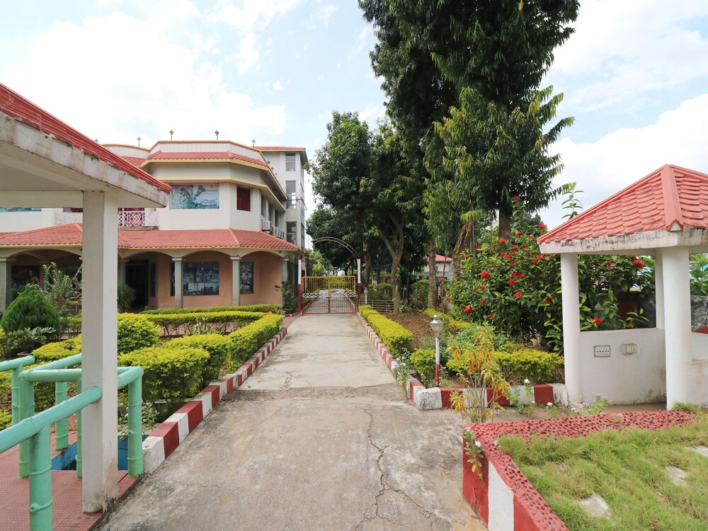 OYO 18879 Amantran Hotel & Resorts in Rampur Hat, India