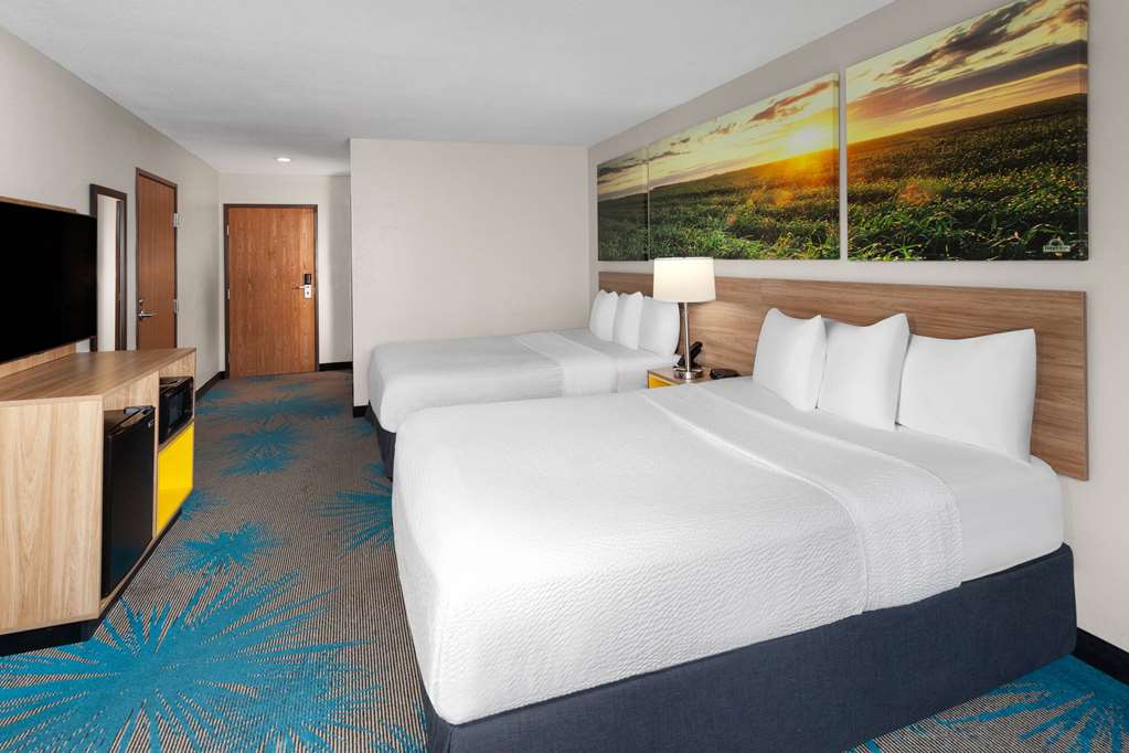 Days Inn & Suites by Wyndham Morris I 80 - photo 10