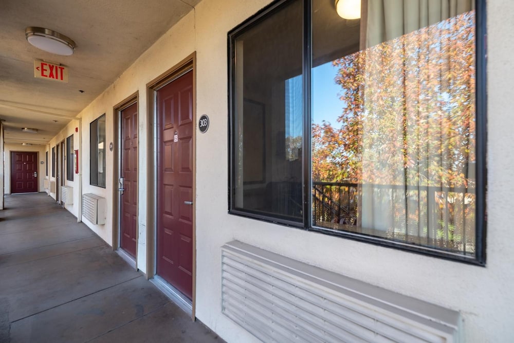 California Inn & Suites Rancho Cordova Sacramento - photo 22