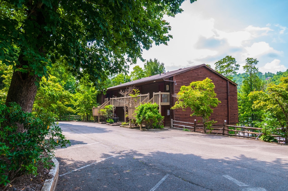 Highland Hills Motel and Cabins A Master Hosts Resort - photo 14