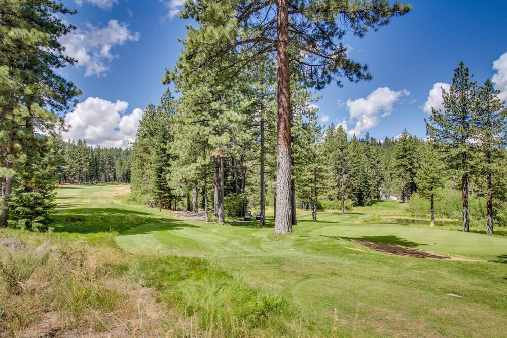 Sockeye by Avantstay Modern 2 BR Condo w Access to Northstar Resort Community - photo 32