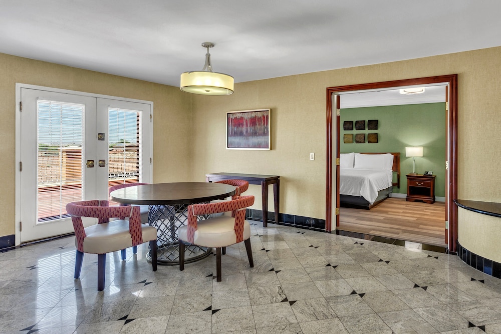 Holiday Inn Express Hotel & Suites El Centro by IHG - photo 32