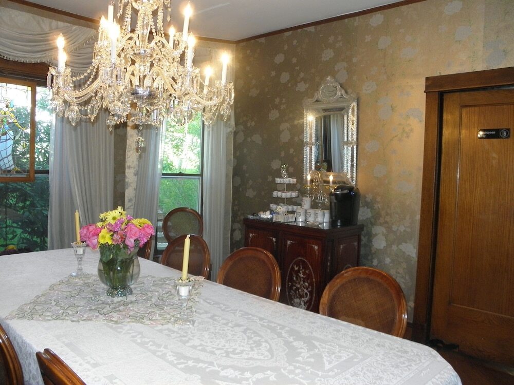 The Doctor's Inn Virginia - photo 10