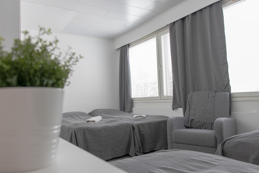 Kempeleen Moottorimaja — hotel near Oulu Airport
