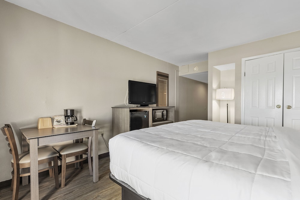 Ocean Crest Inn and Suites - photo 37