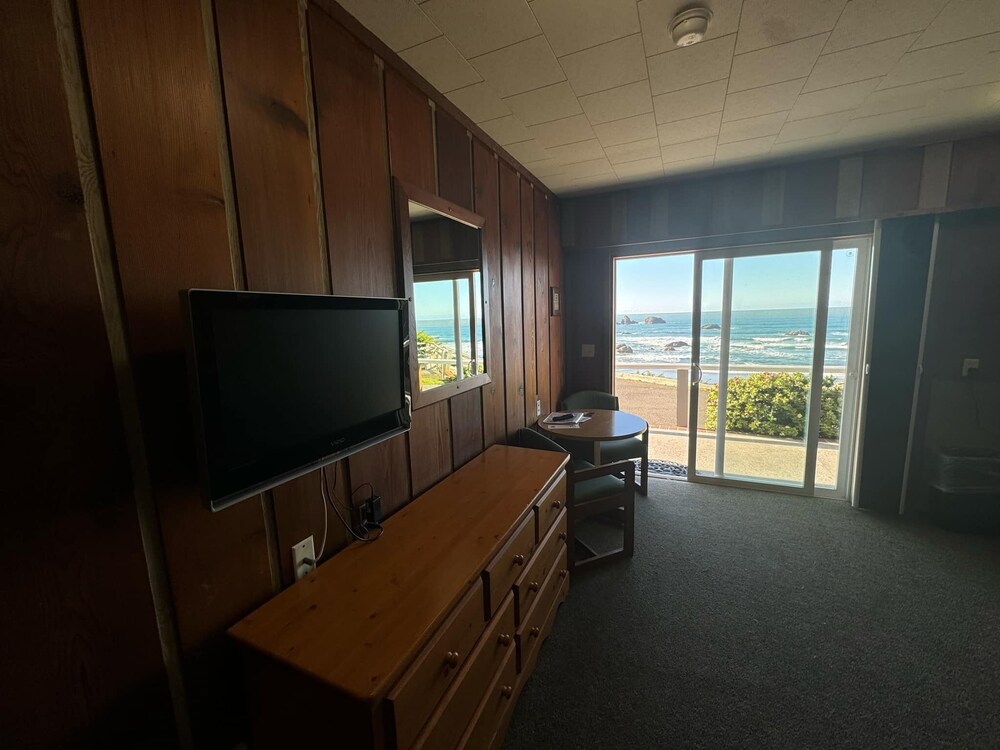 Sunset Oceanfront Lodging - photo 133