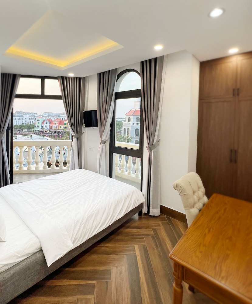 Legacy Grand World Phu Quoc Hotel — Phu Quoc