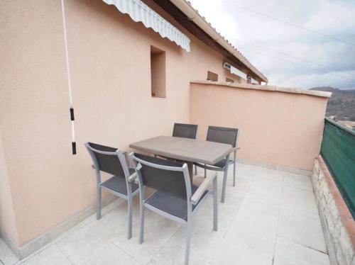 Studio Meuble Avec Terrasse in Greoux-Les-Bains, France