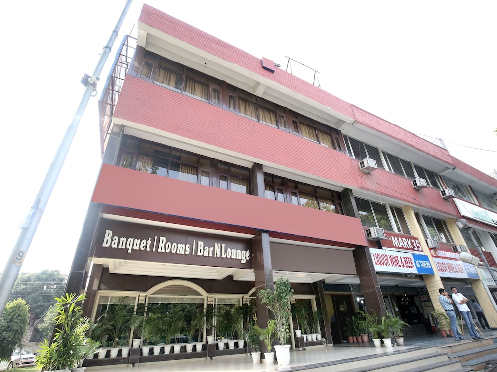 Capital O 5440 Hotel Le Monarque in Chandigarh, India