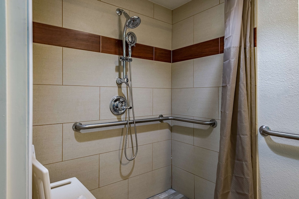 Days Inn by Wyndham Cincinnati I 71 - photo 18
