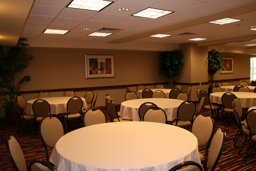 Holiday Inn Express Chehalis Centralia by IHG - photo 34