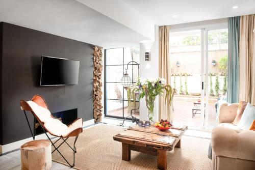 Marbella Center Beachfront with Private Patio — 4-Star Luxury Hotel in Marbella, Spain