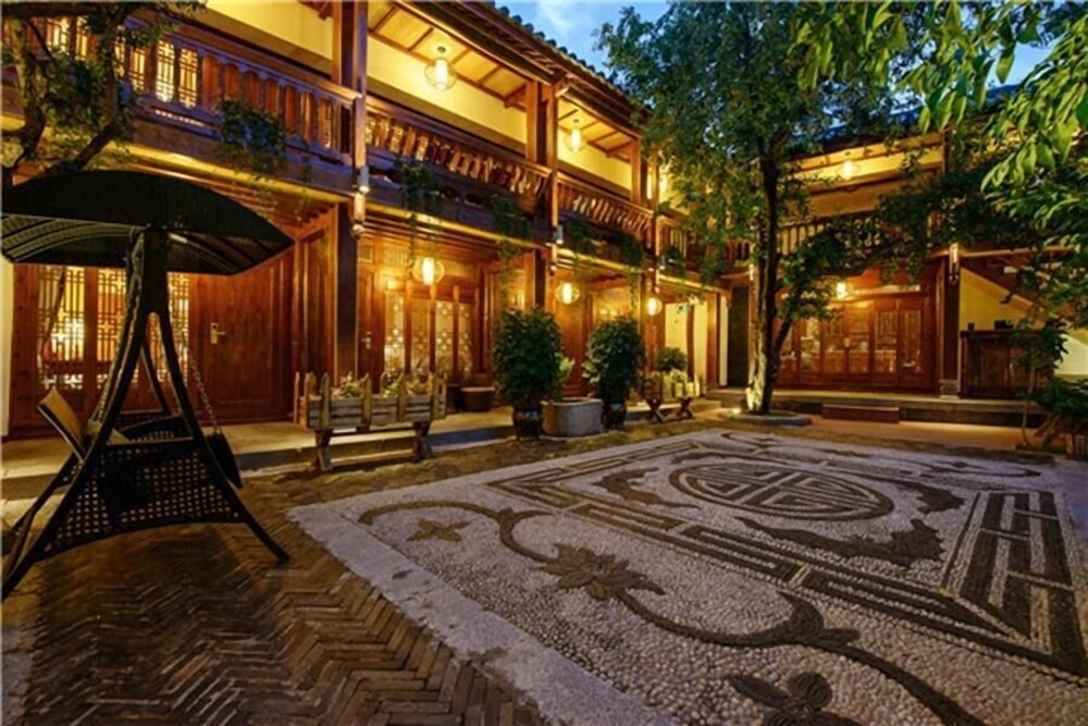 Xian Lai Ju Inn — 4-Star Luxury Hotel in Lijiang, People's Republic of China