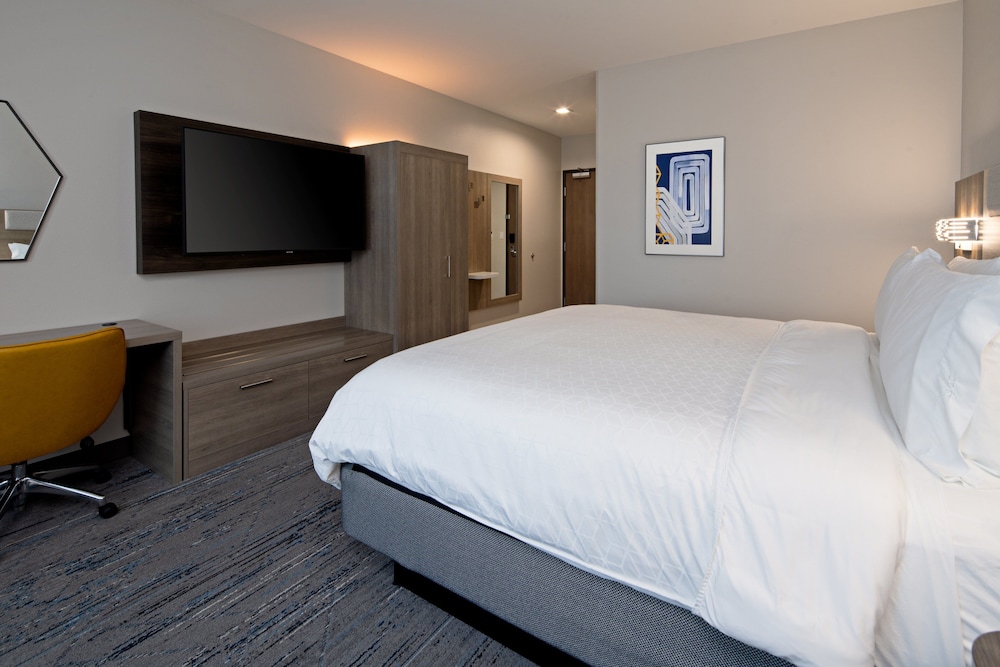 Holiday Inn Express & Suites Valencia Santa Clarita by IHG - photo 11