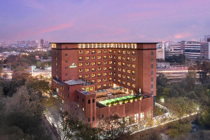 Holiday Inn Gurgaon NH8 by IHG — 4-Star Luxury Hotel in Gurgaon, India