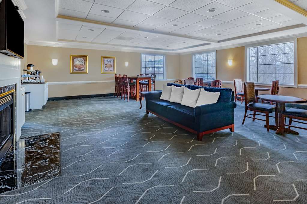Days Inn by Wyndham Altavista - photo 9