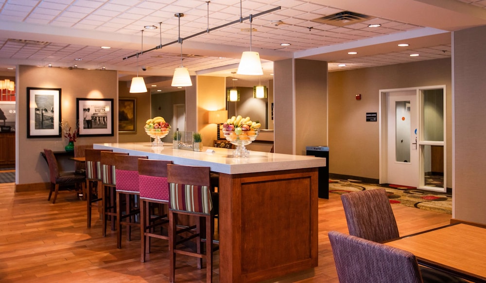 Hampton Inn Gloucester - photo 44