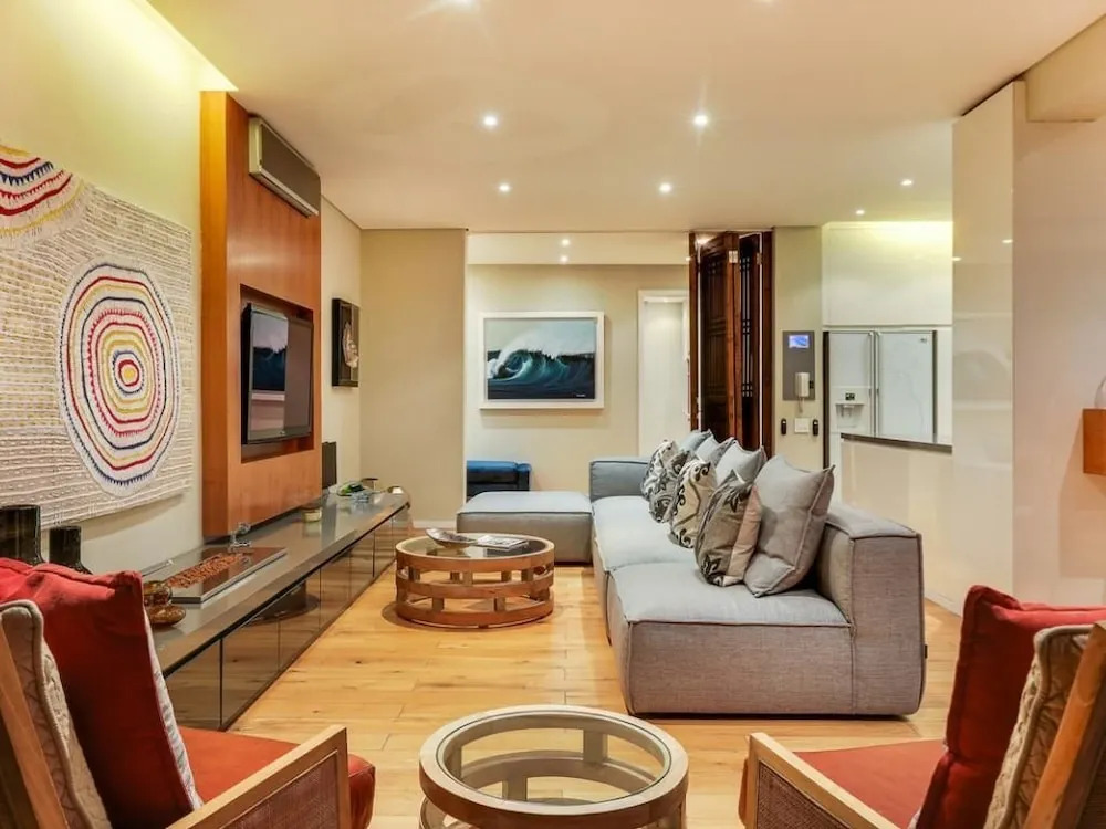 Happy Days — 4-Star Luxury Hotel in Cape Town, South Africa